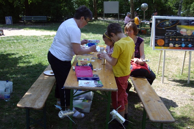 Elfriede mit Kindern